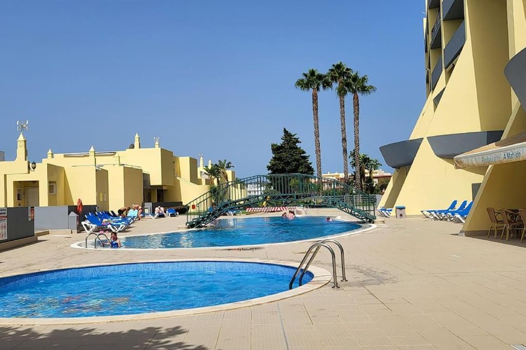 Lagos-Piscine Et Mer- Condominio Do Mar Exteriör bild