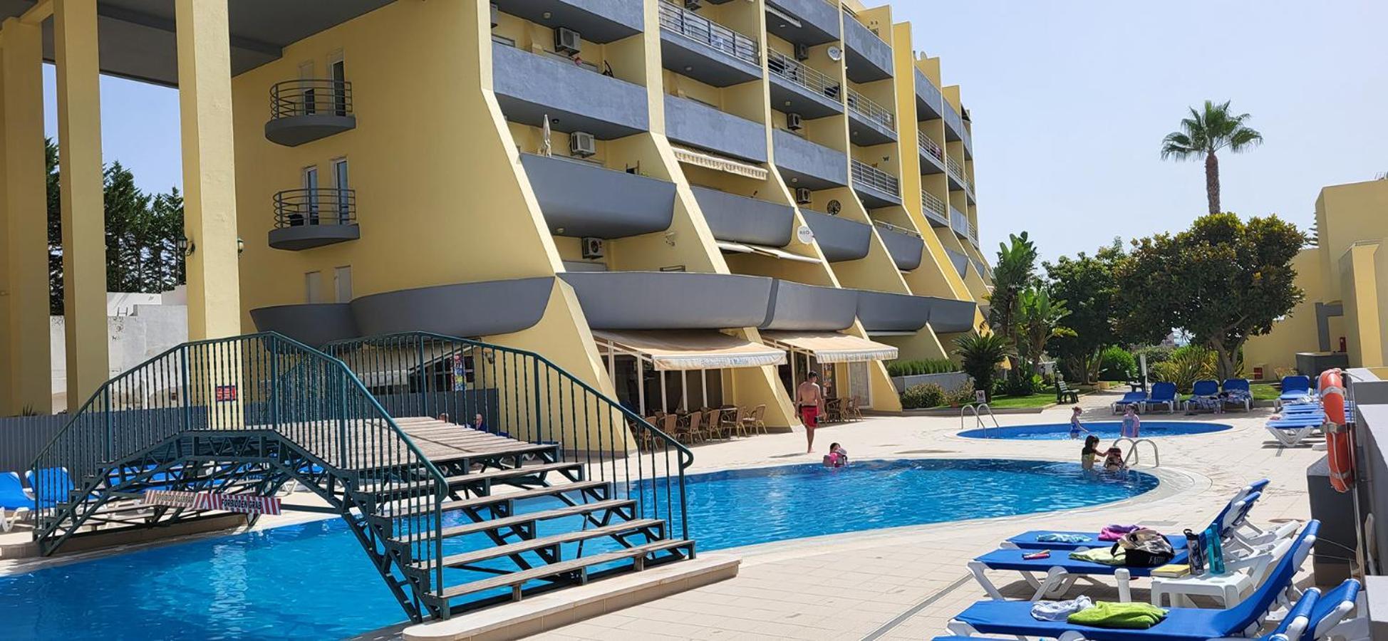 Lagos-Piscine Et Mer- Condominio Do Mar Exteriör bild